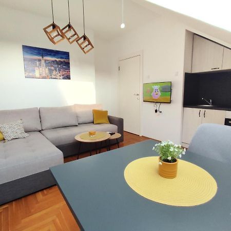 Apartman Ns Dan Private Parking Нови-Сад Экстерьер фото